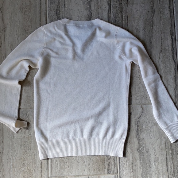 NWT Neiman Marcus Cashmere V-Neck Sweater - Picture 4 of 4